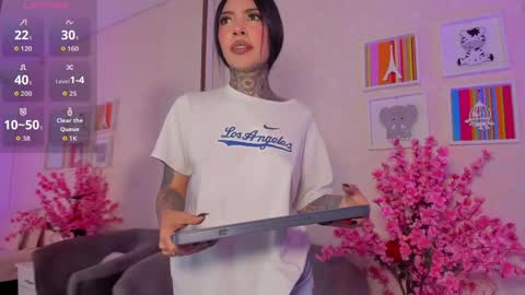 ashley_blum_ online show from April 14, 12:05 pm