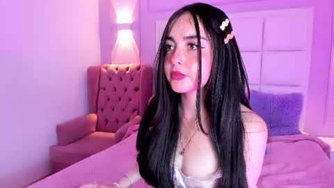 ashley_petit online show from June 19, 1:25 pm