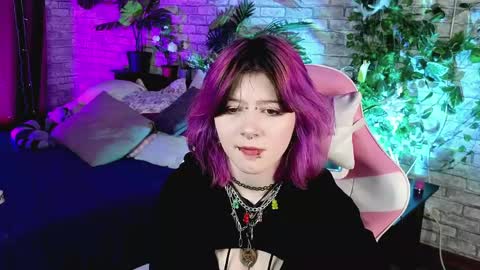 Ashley online show from April 16, 9:25 pm