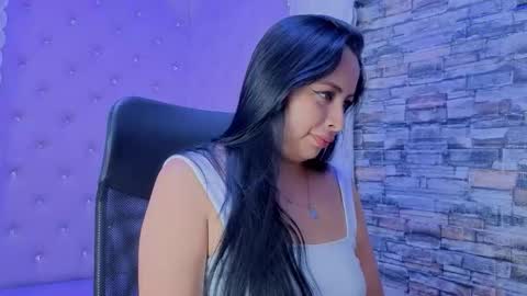 ashleymontenegre online show from November 18, 7:37 pm