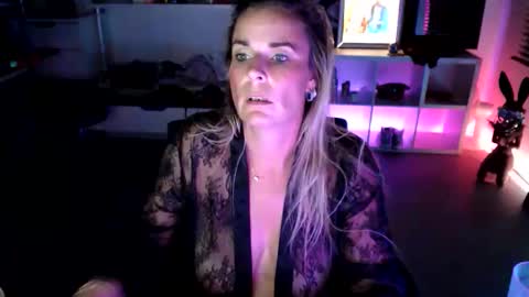 ashleyrosesweet online show from October 20, 9:07 pm