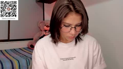 Snapshot of ashleytravis_ chatting on January 31, 12:17 am online show from January 31, 12:17 am