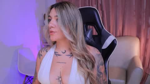 Snapshot of ashleyvalirya chatting on September 25, 3:49 am Ashley Lauren online show from September 25, 3:49 am