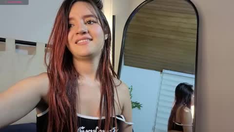 ashly_jones_ online show from April 17, 4:58 am