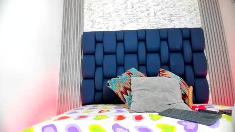 Snapshot of ashlybenison chatting on February 14, 4:58 am ashlybenison online show from February 14, 4:58 am