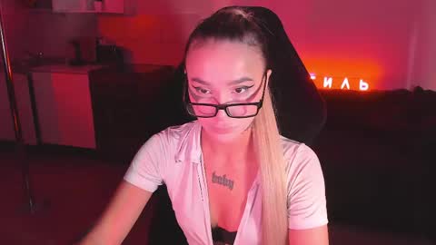 Mila online show from May 15, 4:49 am