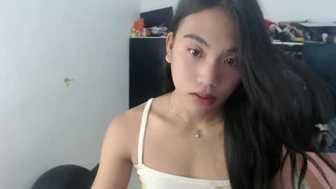 asian_alliyah online show from May 10, 1:40 am