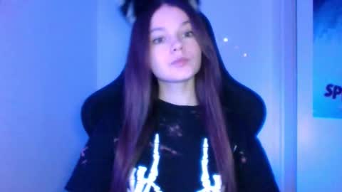 astradream_ online show from February 24, 11:14 pm