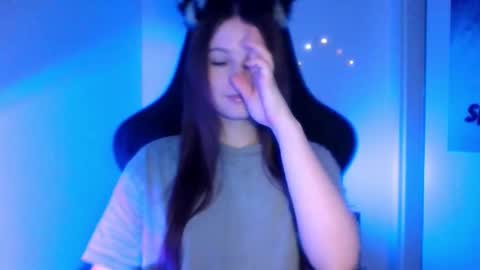 astradream_ online show from February 5, 10:13 pm