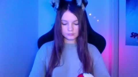 astradream_ online show from February 17, 11:04 pm