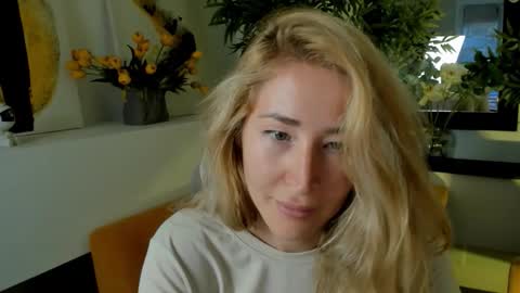 astramonroe online show from October 8, 7:56 am