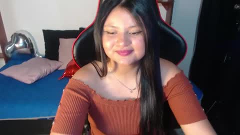 athena_snaw online show from April 29, 8:25 pm