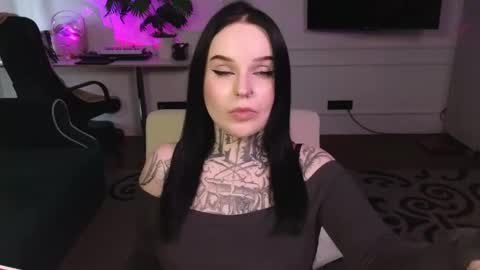 online every day between 10am-23pm online show from April 13, 7:53 am