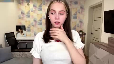 Jolyn online show from February 9, 6:04 am