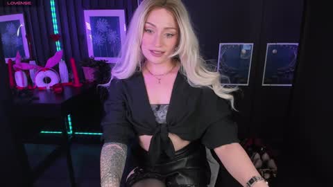 Snapshot of augustine_magnetic chatting on February 7, 2:15 pm Augustine online show from February 7, 2:15 pm