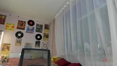 Auroraa  Cute online show from March 8, 8:35 pm