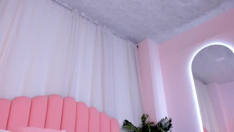 Snapshot of aurora_sweet2 chatting on September 19, 12:42 am Madison online show from September 19, 12:42 am
