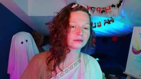 auroraborealis__ online show from October 31, 7:01 am