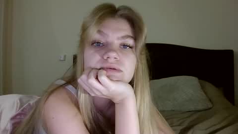 AuroraXRoses online show from November 23, 10:33 pm