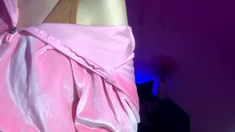Snapshot of autumnroginson chatting on September 17, 5:11 pm Annie online show from September 17, 5:11 pm