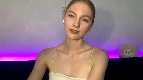Snapshot of autumnroginson chatting on September 19, 5:23 pm Annie online show from September 19, 5:23 pm