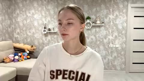 Snapshot of autumnroginson chatting on October 8, 3:16 pm Annie online show from October 8, 3:16 pm