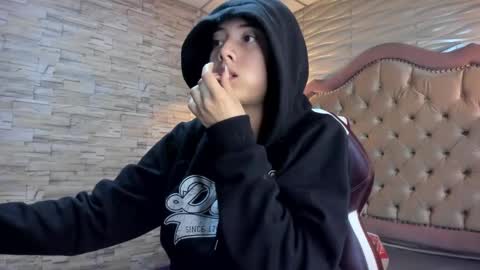              online show from February 4, 2:17 am