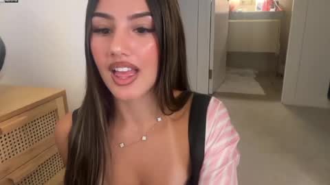 Ava  online show from April 14, 8:47 am