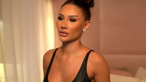 Ava online show from July 28, 11:48 pm