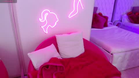 Snapshot of ava_williams_ chatting on February 24, 1:41 pm AVA online show from February 24, 1:41 pm