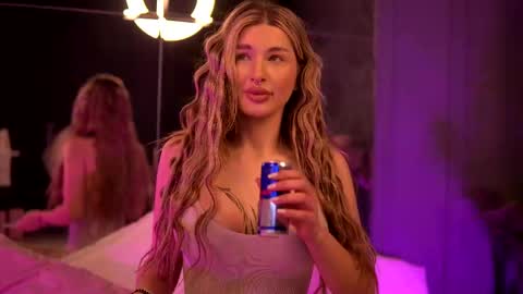 Carina online show from March 4, 1:12 am