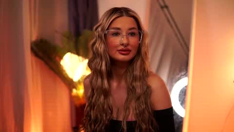 Carina online show from March 2, 12:20 am