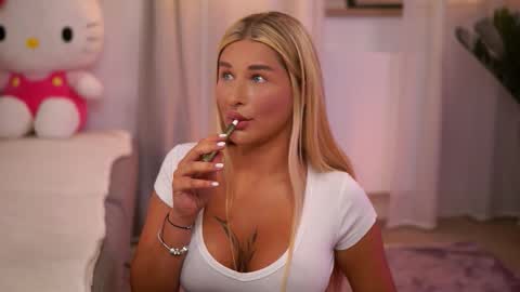 Carina online show from September 11, 6:52 pm