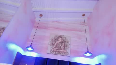 avawhiite online show from December 22, 11:08 pm