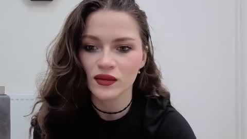 avelinehowo_uwu online show from April 3, 5:33 pm