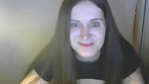 avialenne online show from March 23, 5:30 pm