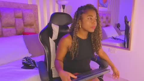 AVIS  online show from March 17, 7:29 pm