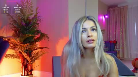 AVRILL CYRUX online show from November 4, 7:46 am