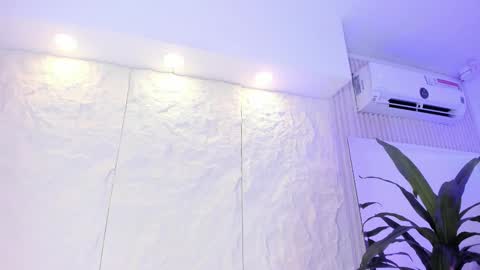 Avy  online show from November 19, 2:39 pm