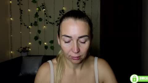 Snapshot of ay_kiss_jully chatting on October 20, 5:38 pm Jully online show from October 20, 5:38 pm