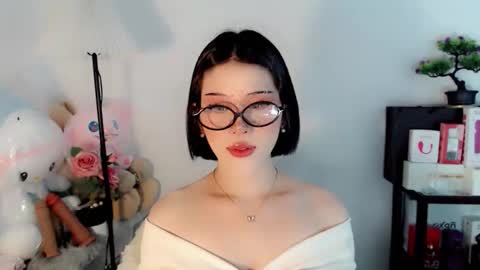 AYAHOSHILOVESYOU online show from January 13, 5:35 am