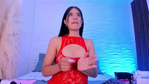 aylinlove_ online show from July 7, 11:35 am