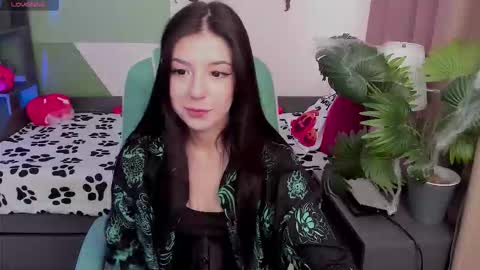 Snapshot of azaliya_haze chatting on October 23, 10:10 am Azaliya online show from October 23, 10:10 am