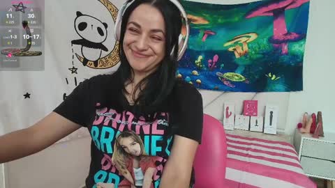 Azucena R online show from April 1, 2:36 pm