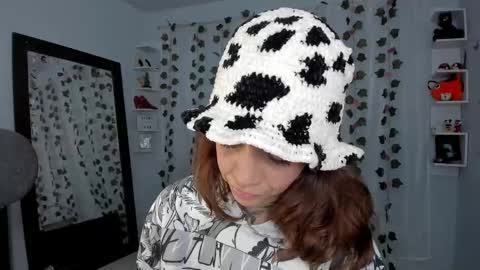 azumi saan online show from January 13, 2:50 am