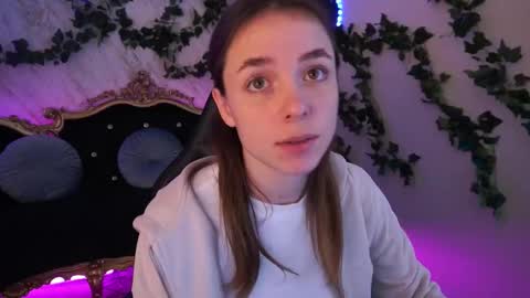 Snapshot of babe_dollie chatting on October 8, 7:13 am Babe online show from October 8, 7:13 am