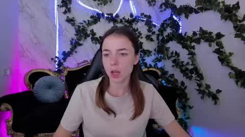 Snapshot of babe_dollie chatting on September 23, 7:50 am Babe online show from September 23, 7:50 am