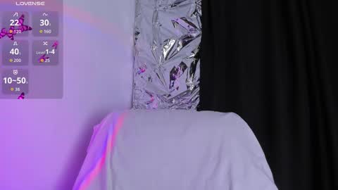 Queen B online show from March 23, 6:25 pm