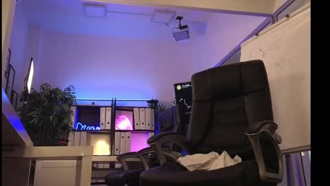 Olivia and Lexi online show from March 25, 8:50 am