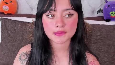 baby_naomy online show from October 28, 3:29 pm